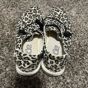 Hey Dudes cheetah print size 9